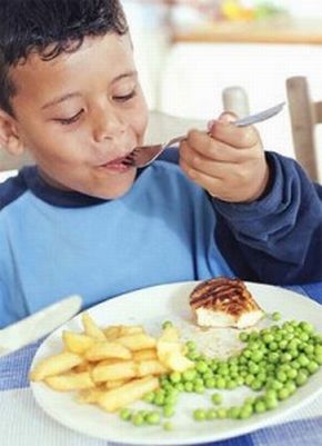 Cómo alimentar bien a los niños para un mejor bienestar