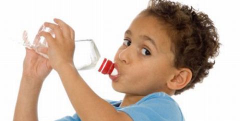 La hidratación en los niños permanente