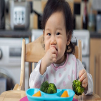 Cómo enseñar a tu hijo a comer bien