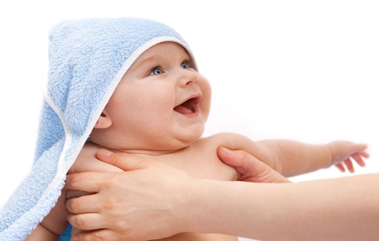 bebe recien nacido con mucha lagaña bebe recien nacido con mucha lagaña